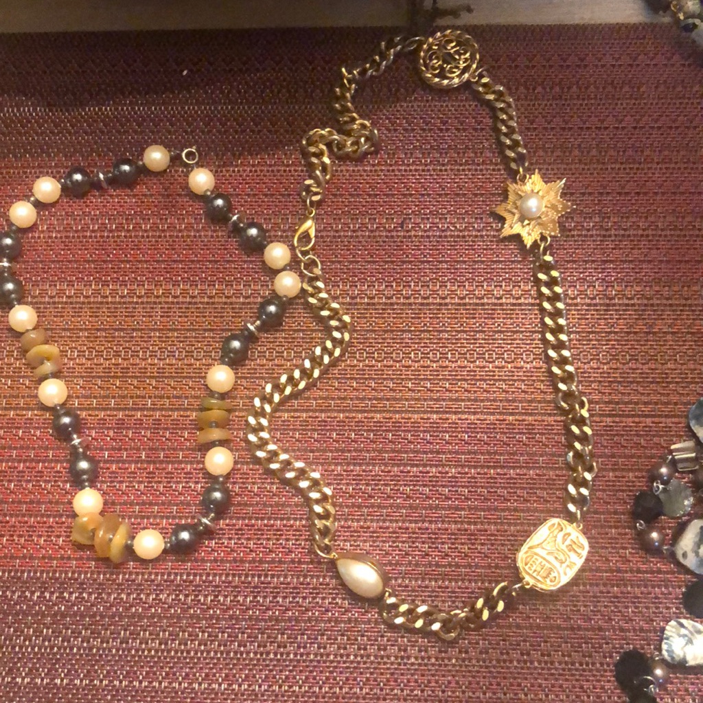 JewelryNecklaces